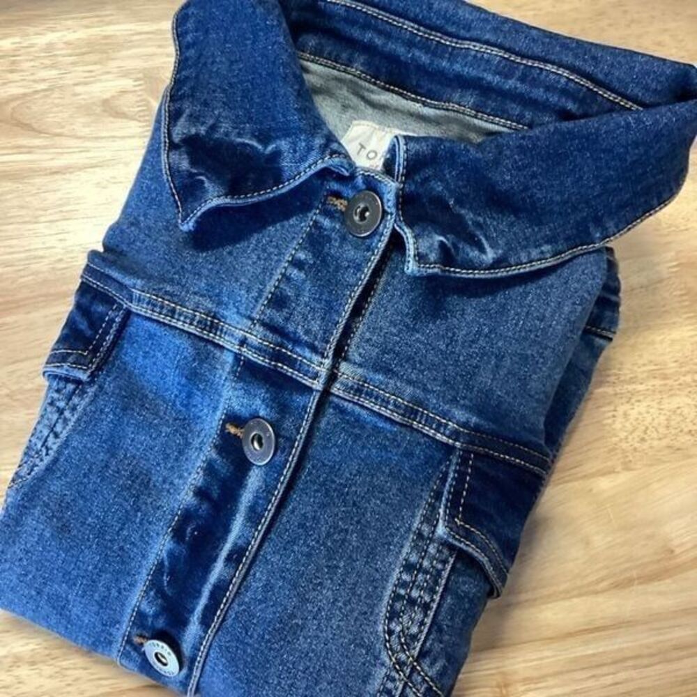 EUC Ladies Torrid‎ Distressed Full Button Jean Denim Jacket